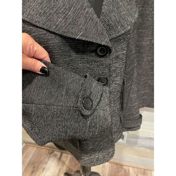 Nine West black suit 14 polyester lined skirt suit EUC w/front cargo style pocke - Picture 3 of 8